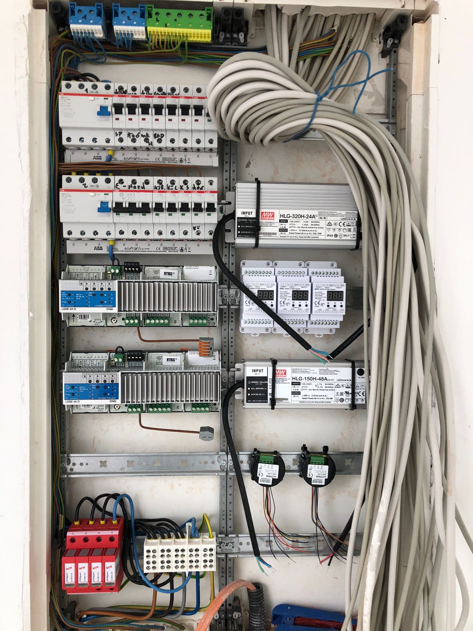 Netzwerktechnik und Serverschrank Installation